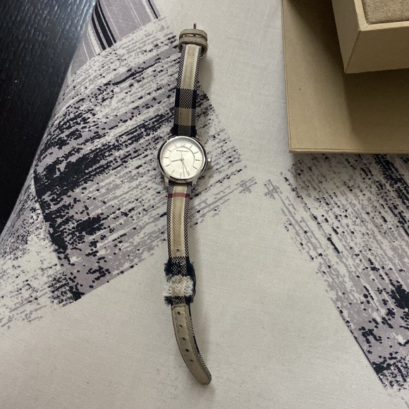 BURBERRY WATCH AUTHENTIC - Picture 4 of 4